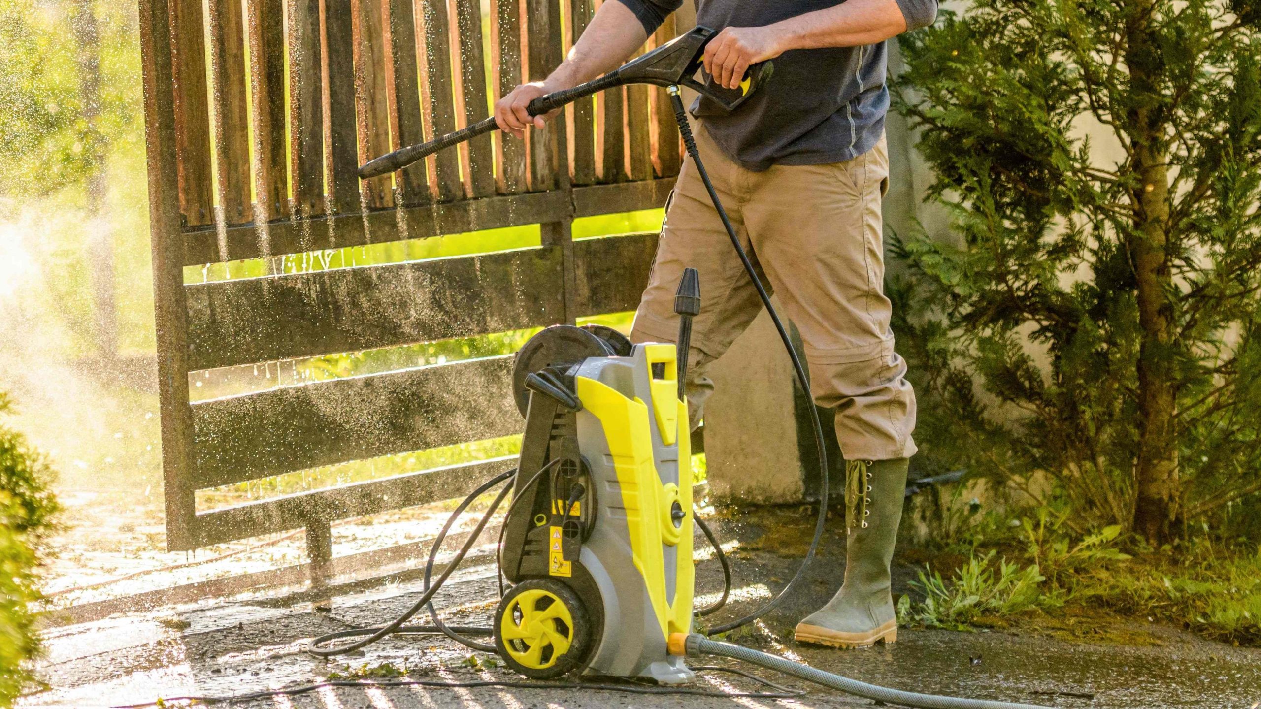 How Degreaser Decreases Pressure Washing Costs